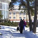 纳坦利温泉酒店 5*